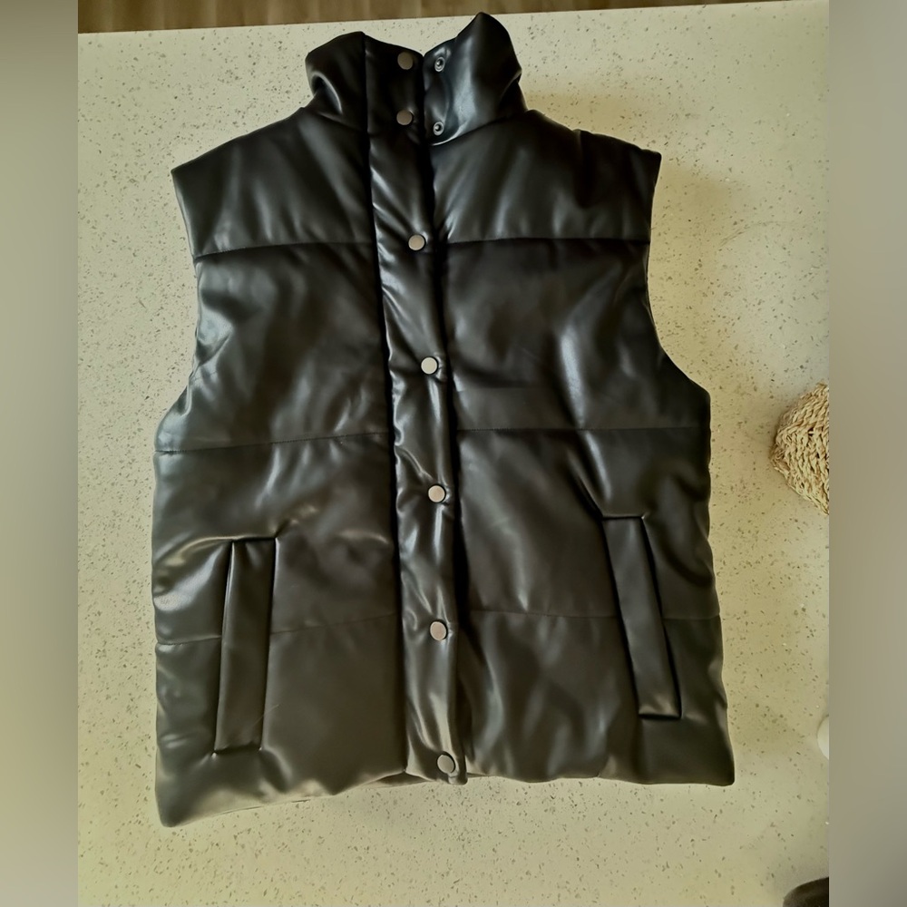 Oversized puffer vest